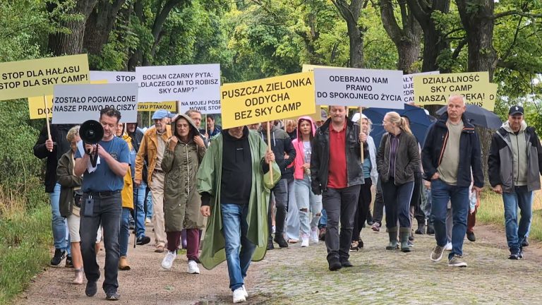 Trwa spór mieszkańców ze Sky Camp